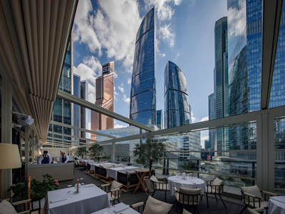 Бары и рестораны.